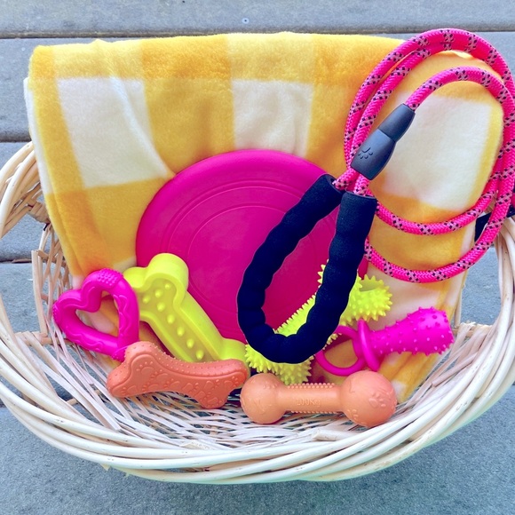 NWT 🐾💓🧺Doggy Gift Baskets 🧺 💓🐾Fur-Baby - Picture 3 of 8